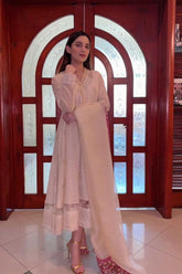 Areesha Kamran Spotted In Loom Pearl Pishwas