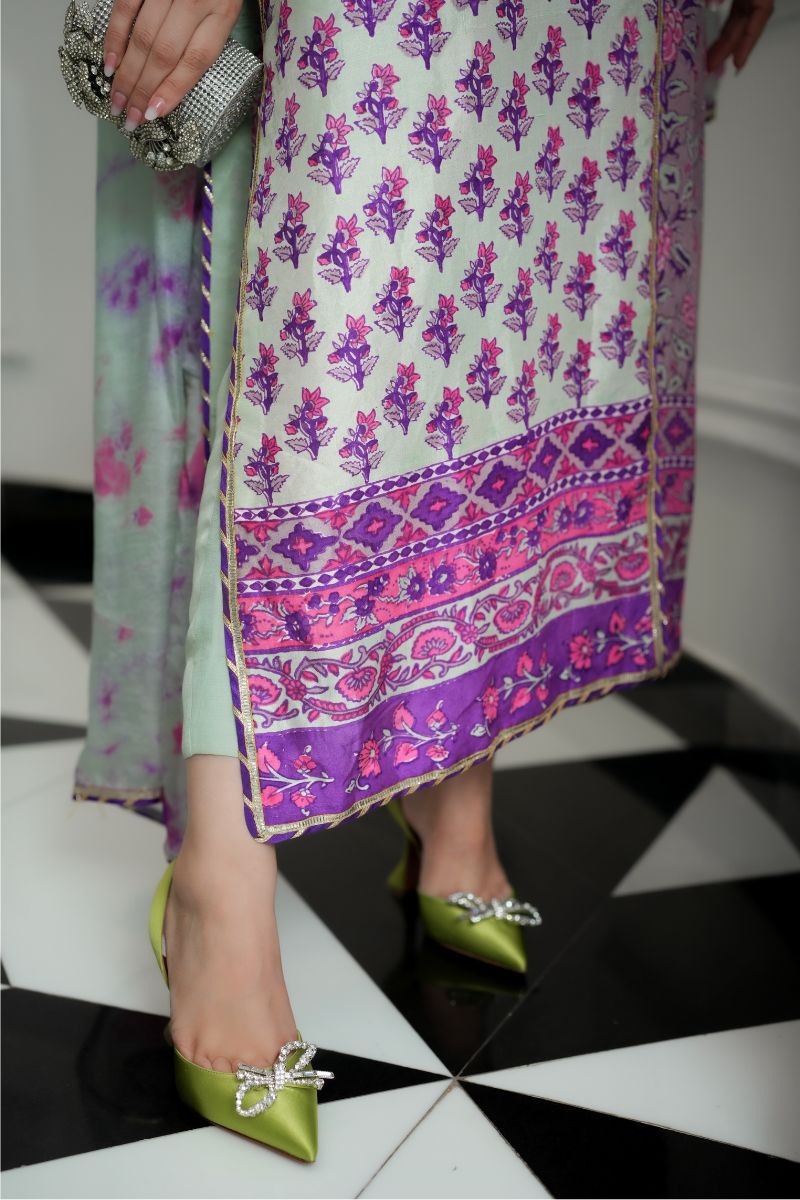 Color Blocked Angrakha