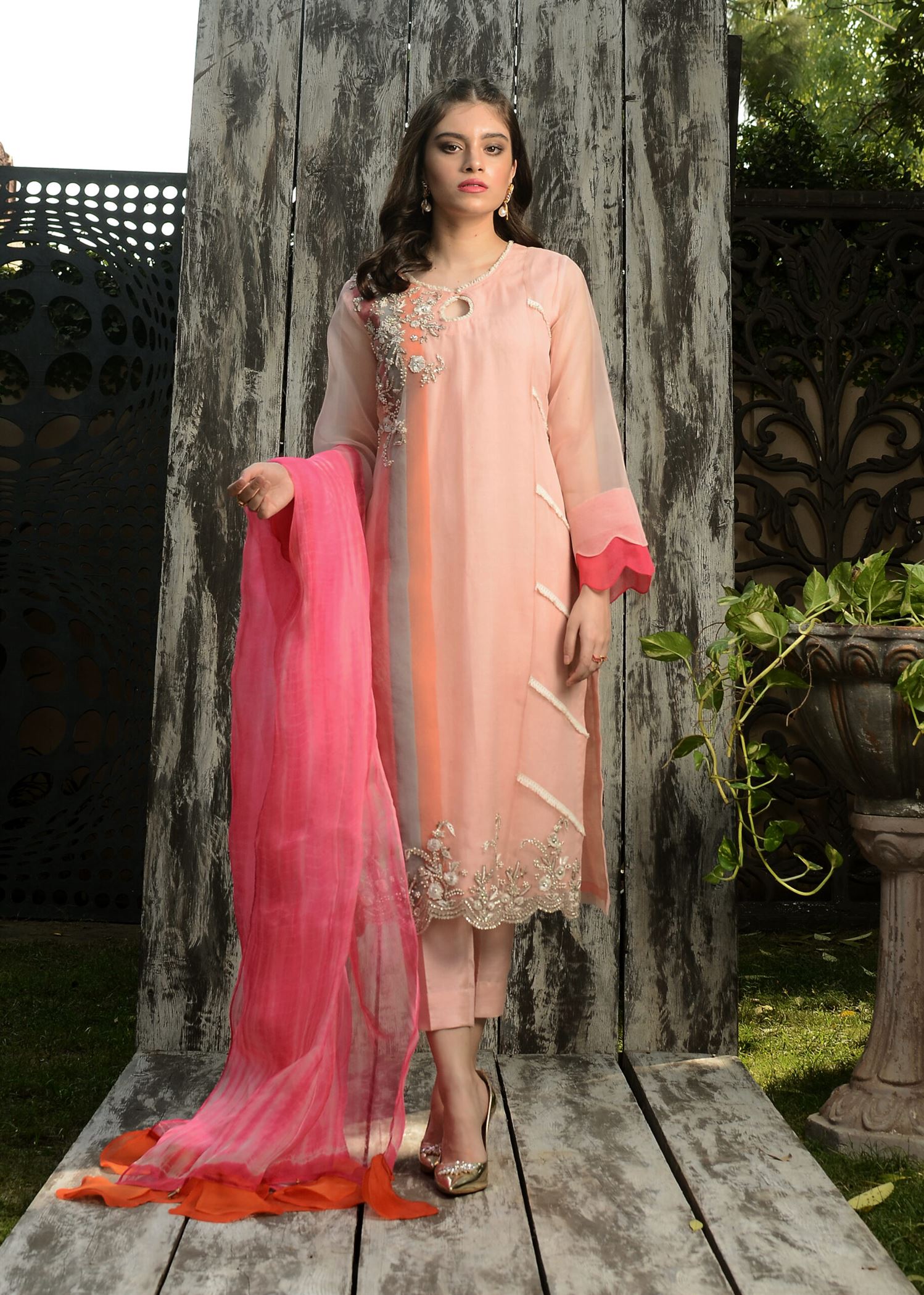 EDGED PINK