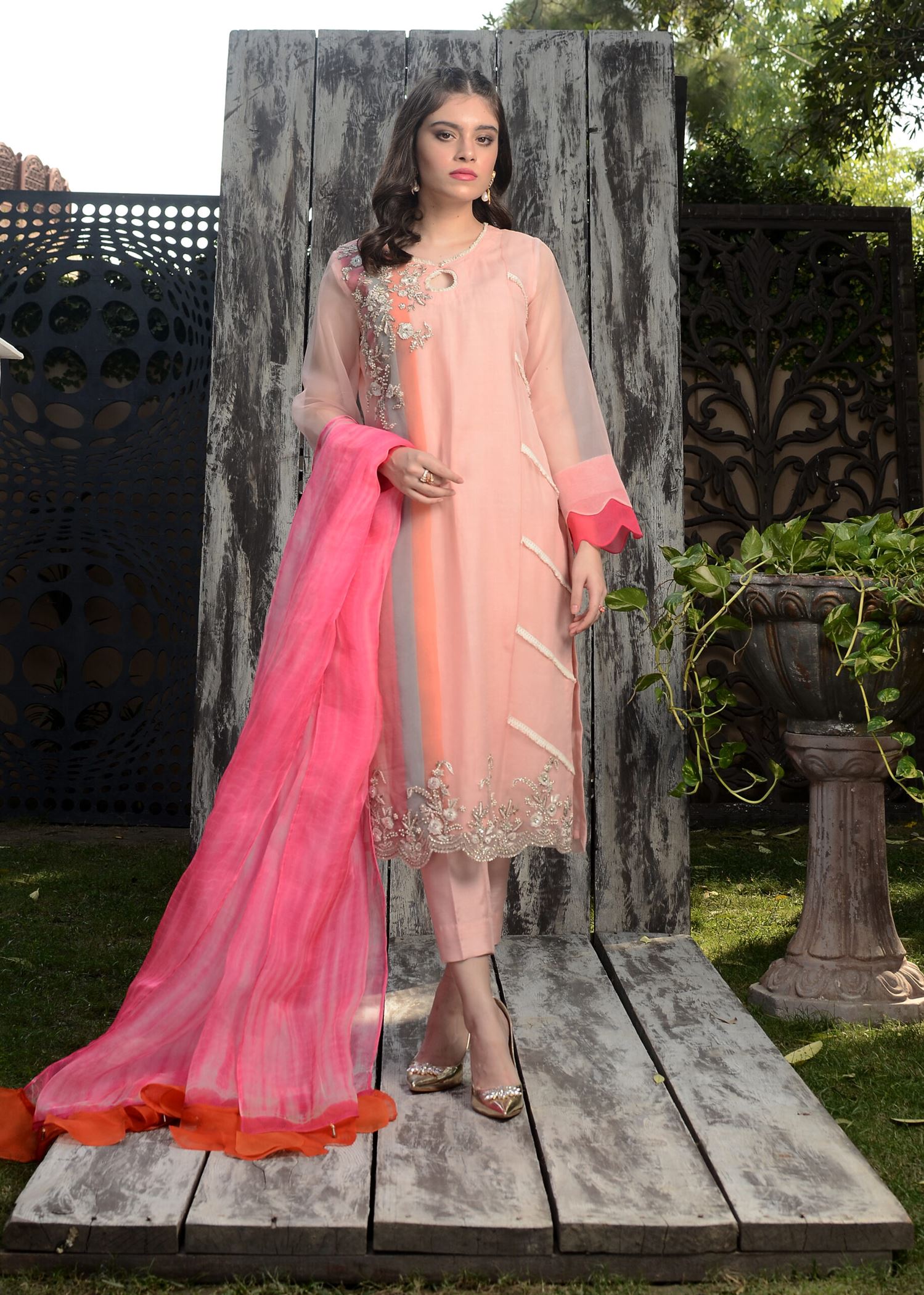 EDGED PINK