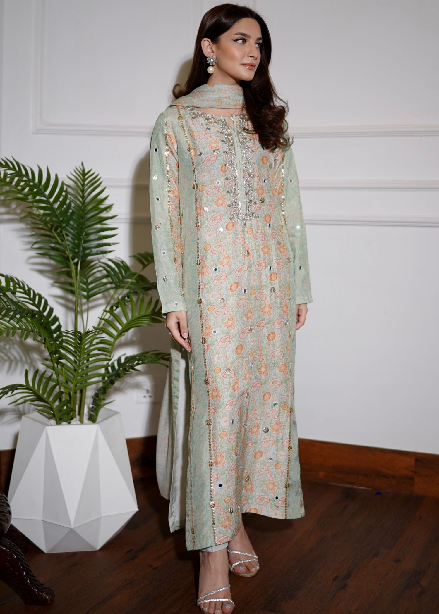 Gota Floral Printed Fit