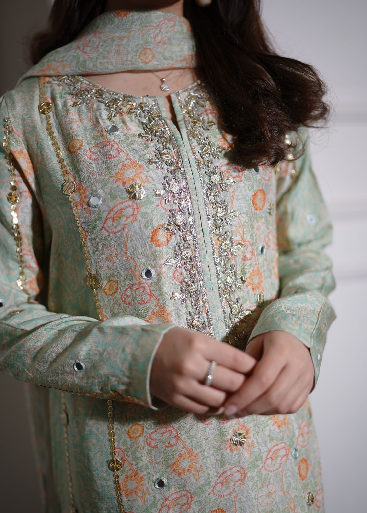 Gota Floral Printed Fit