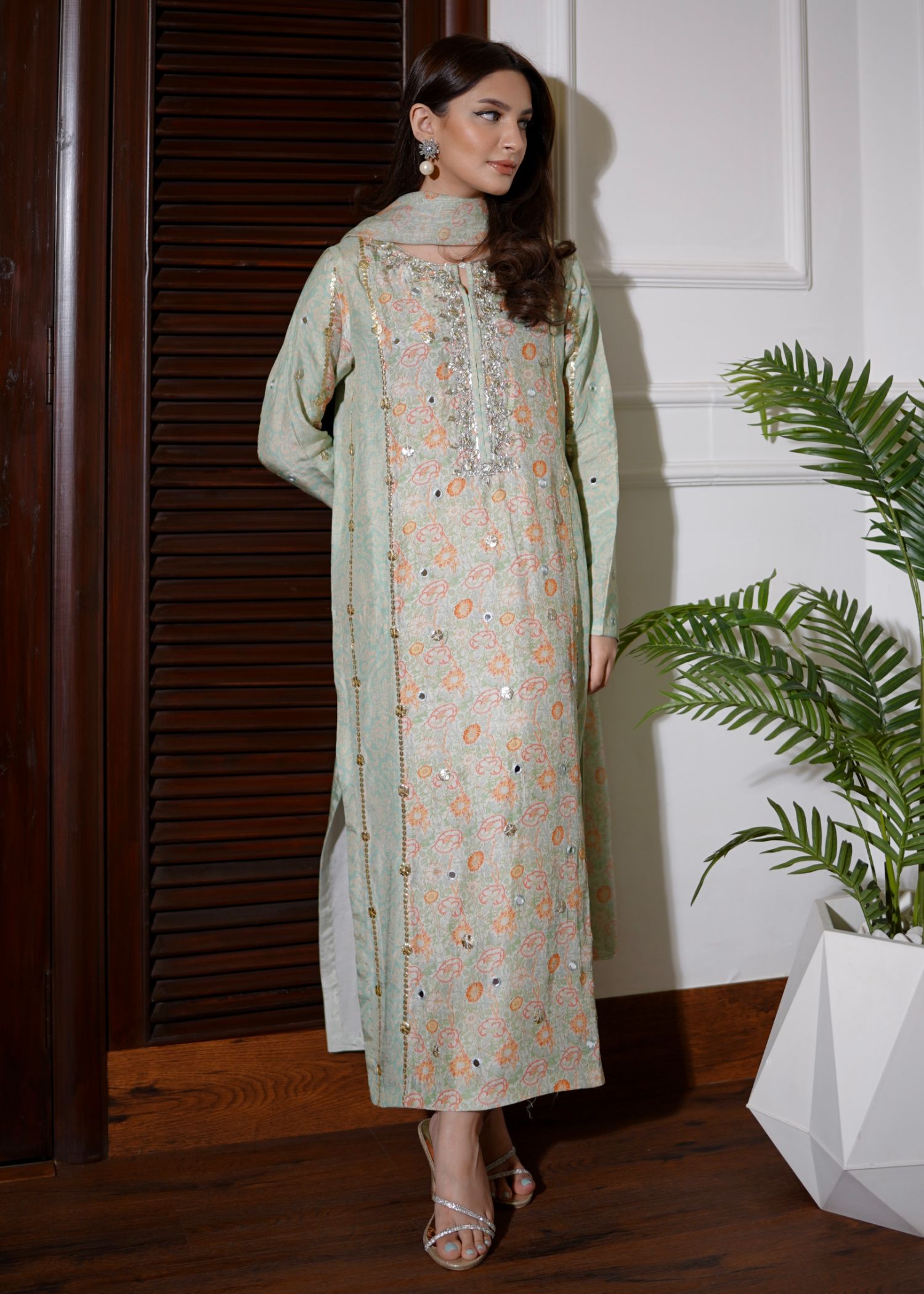 Gota Floral Printed Fit