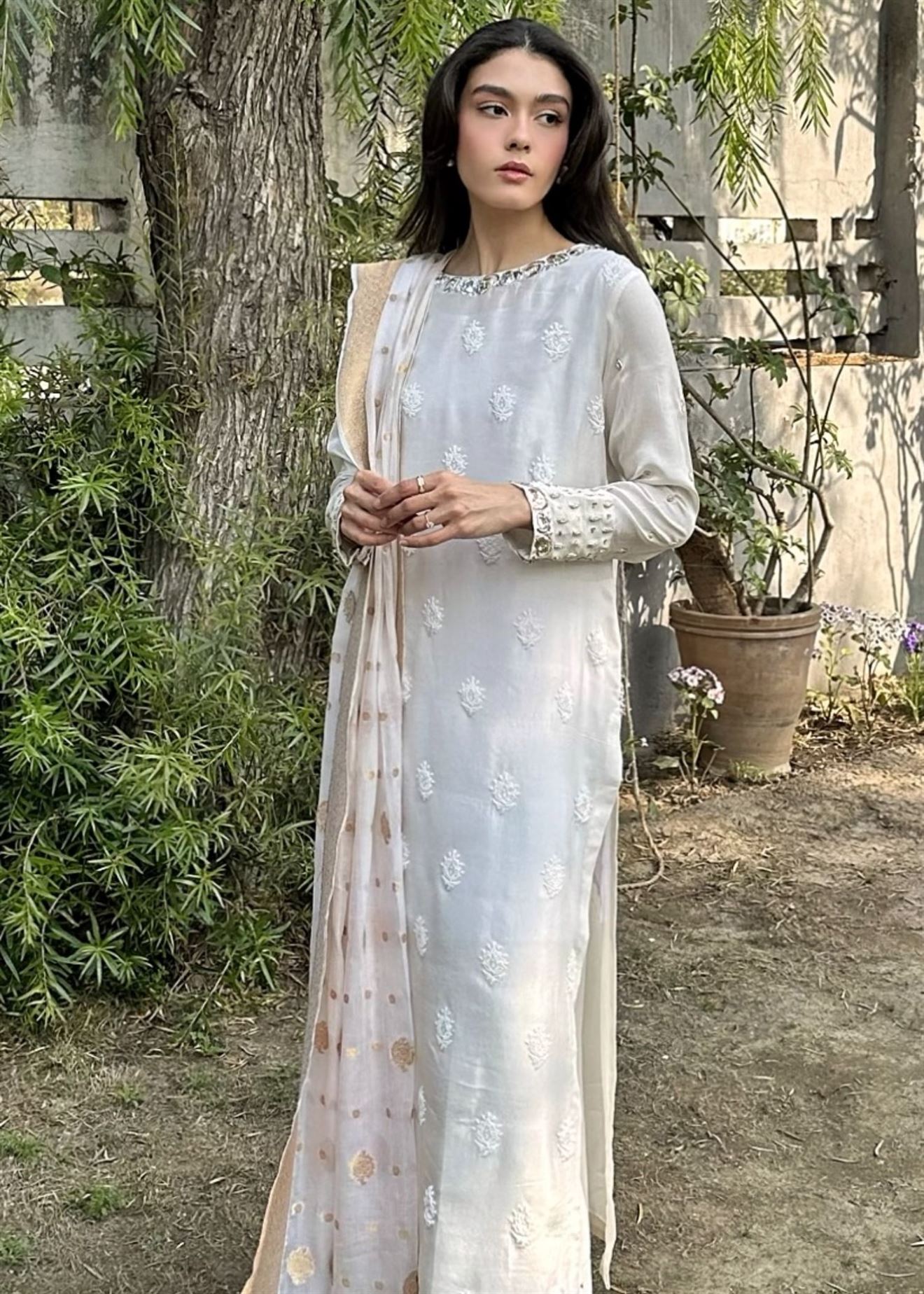 Nooray White