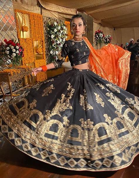 BLACK LEHNGA CHOLI