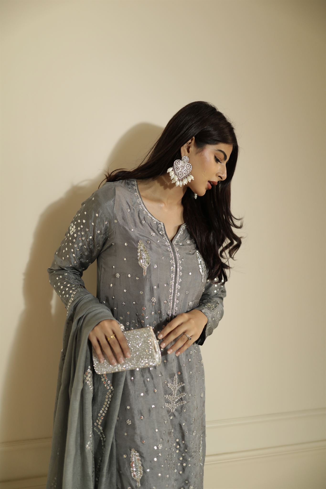 Grey Kamdani
