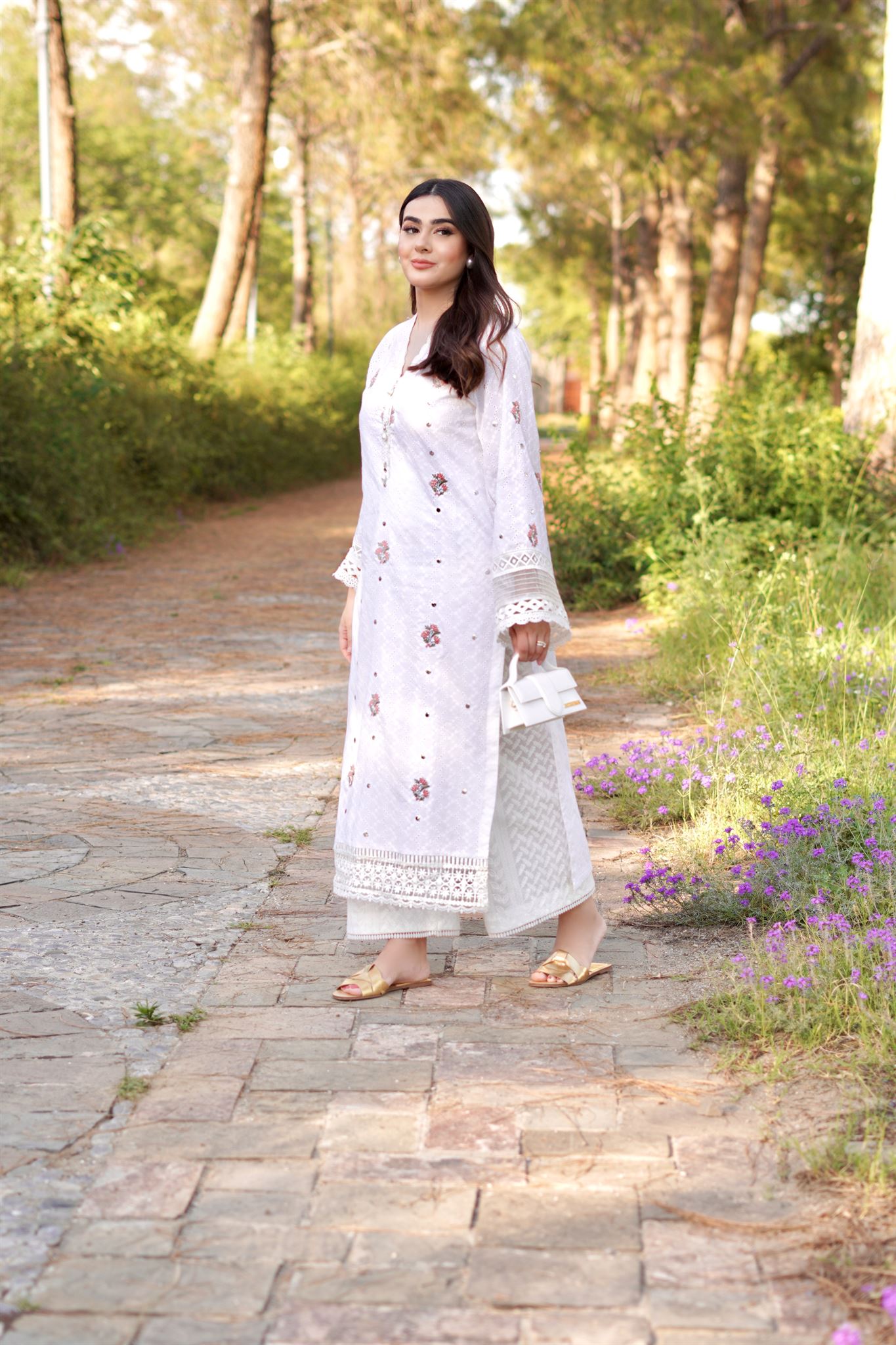 White chickan kurta