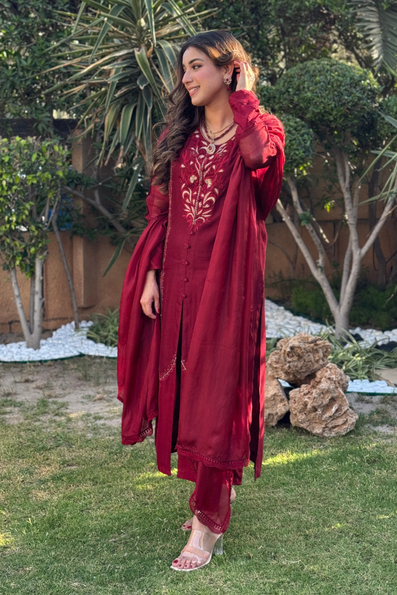 Maroon Soir