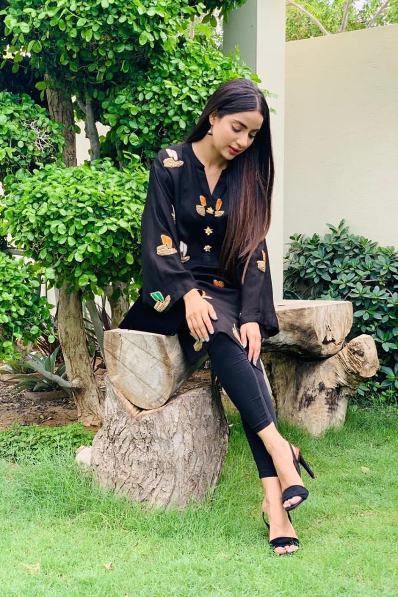 Saboor Aly In Handcrafted Boats Kurta