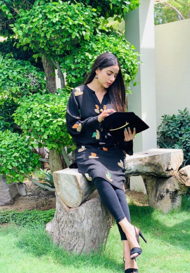 Saboor Aly In Handcrafted Boats Kurta